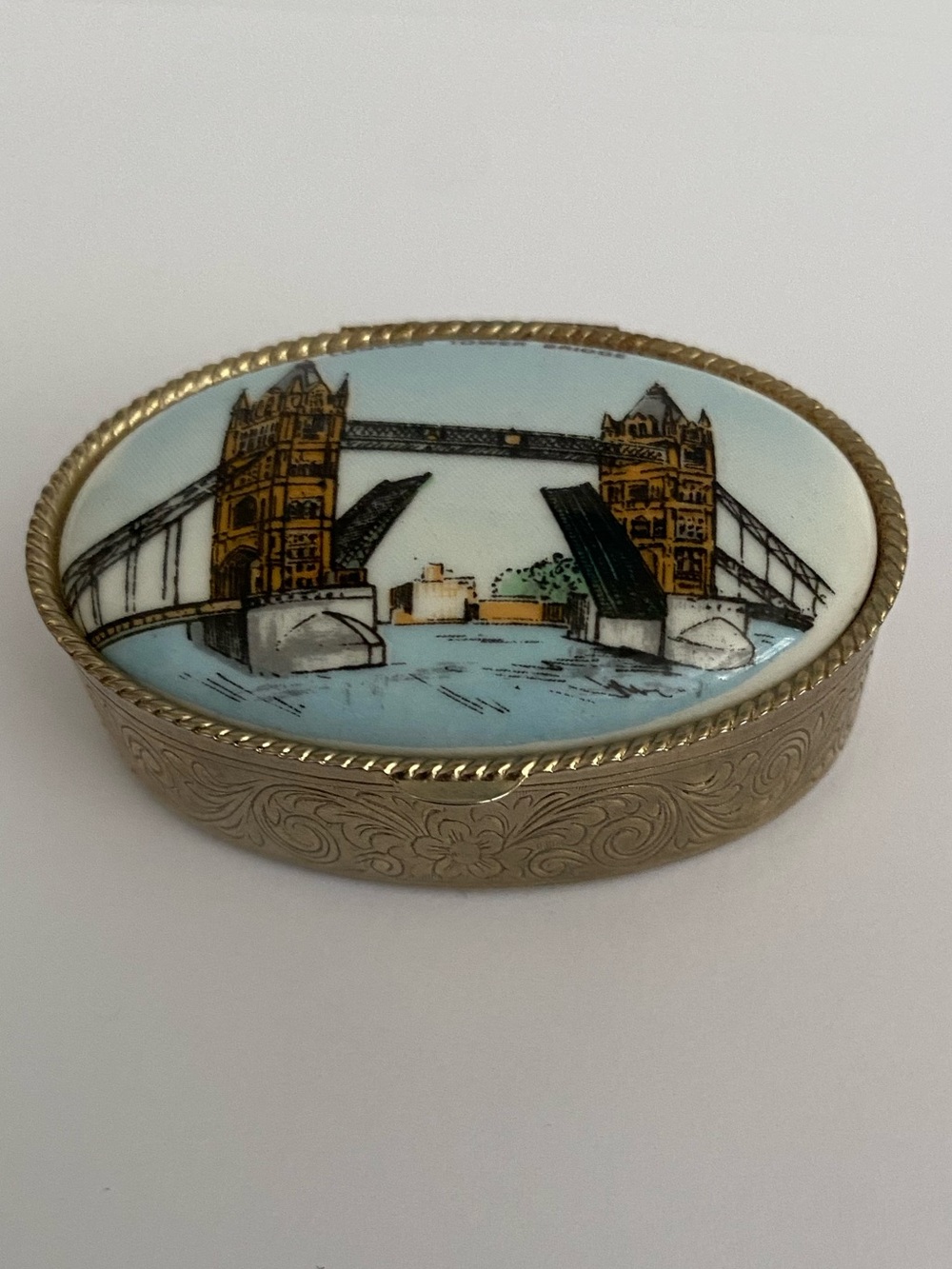 Vintage pill trinket box with London bridge